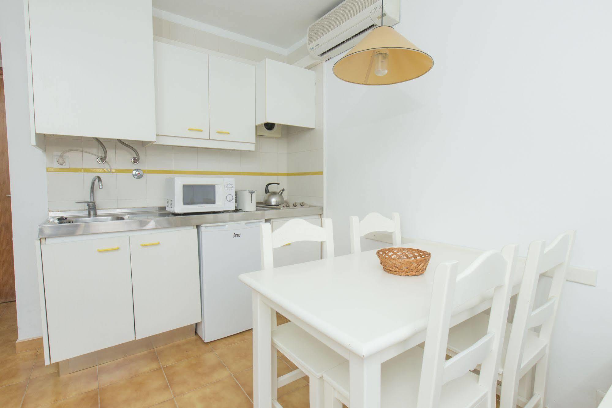 Apartamentos Massol Port de Pollença Eksteriør bilde